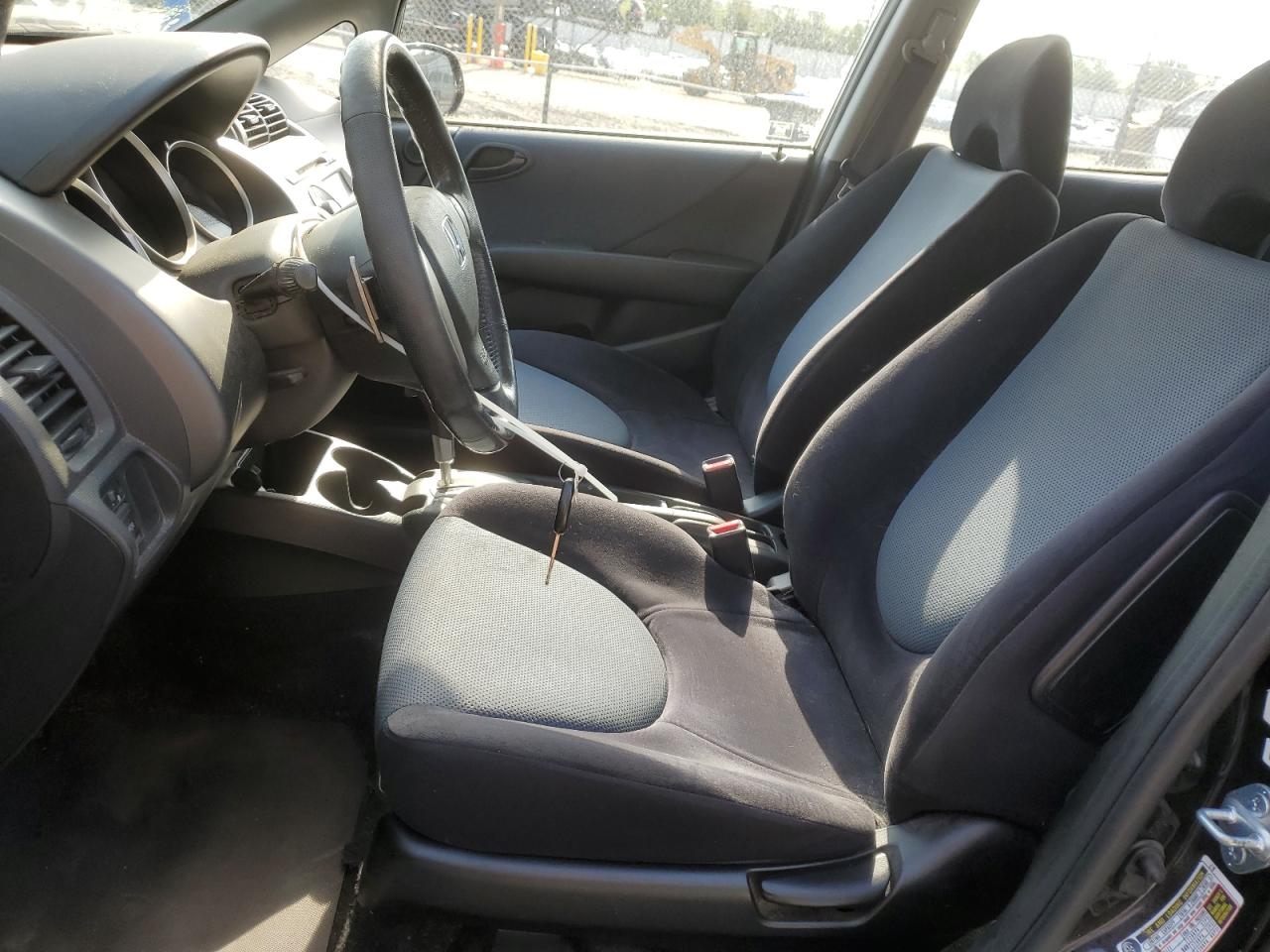 2007 Honda Fit S VIN: JHMGD38657S005768 Lot: 81623485