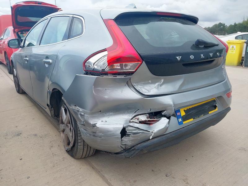 2013 VOLVO V40 D2 SE 5DR