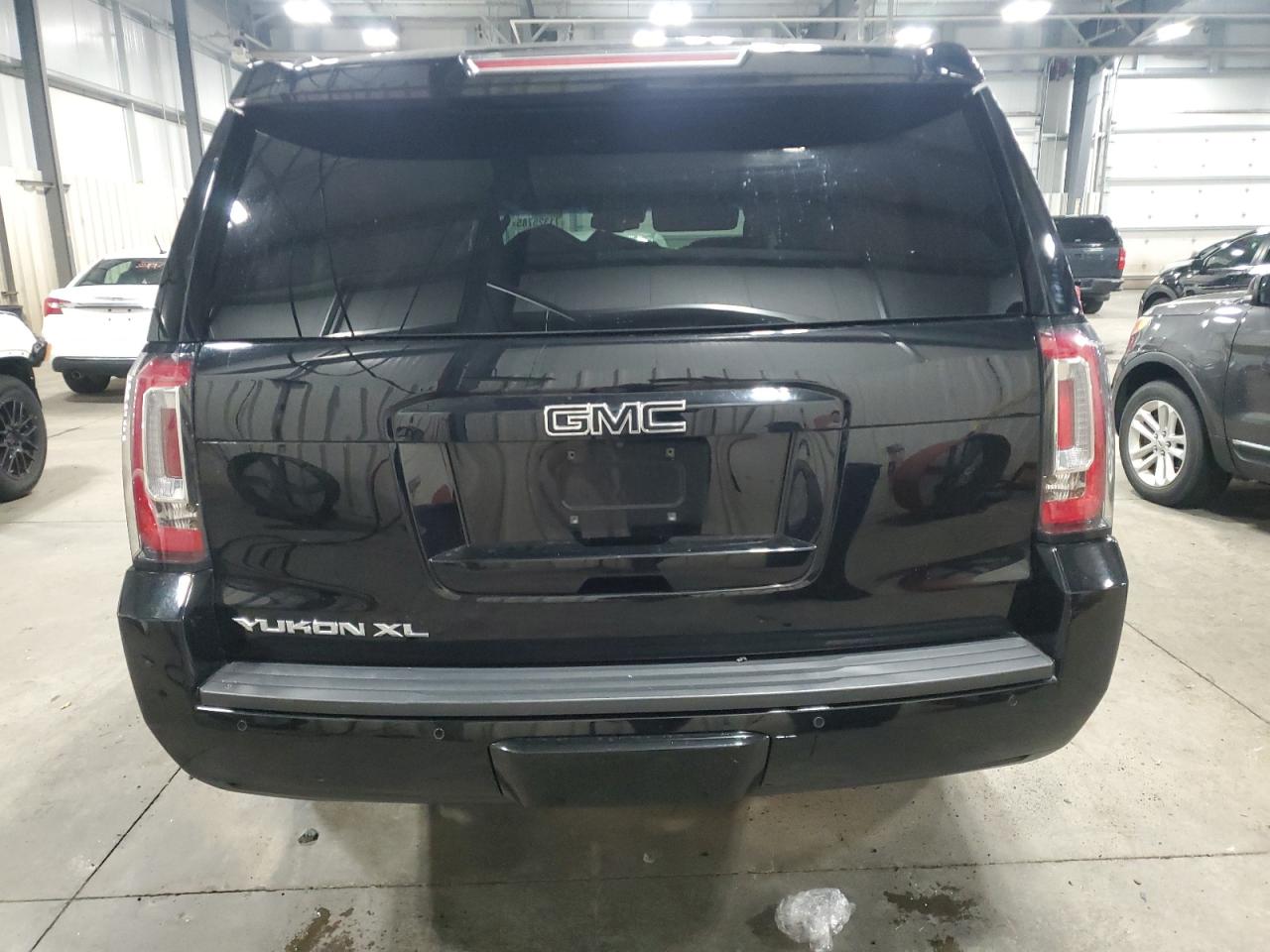 2019 GMC Yukon Xl K1500 Slt VIN: 1GKS2GKJ2KR324443 Lot: 71325785