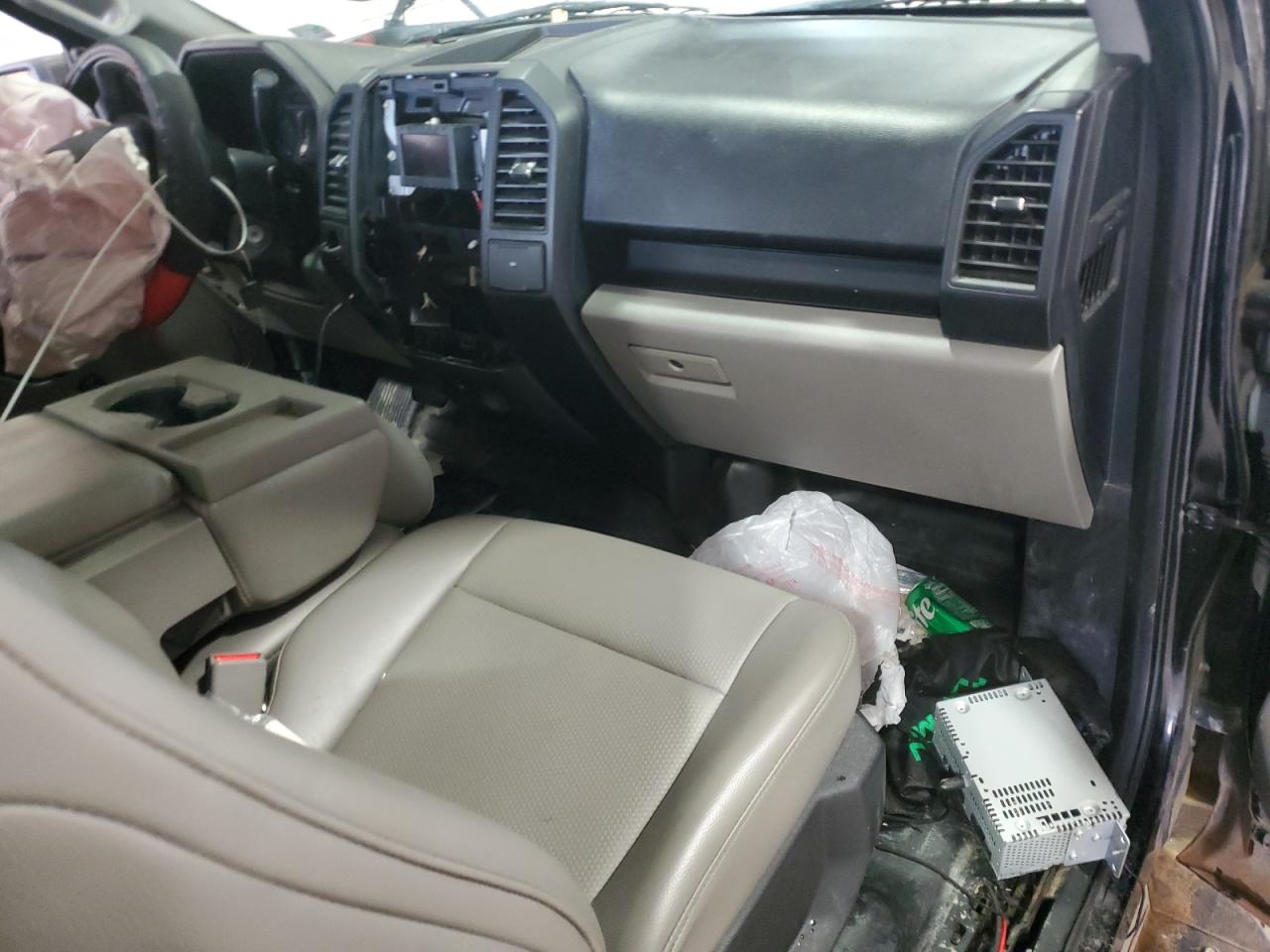 2017 Ford F150 VIN: 1FTMF1C82HKC52002 Lot: 84726465