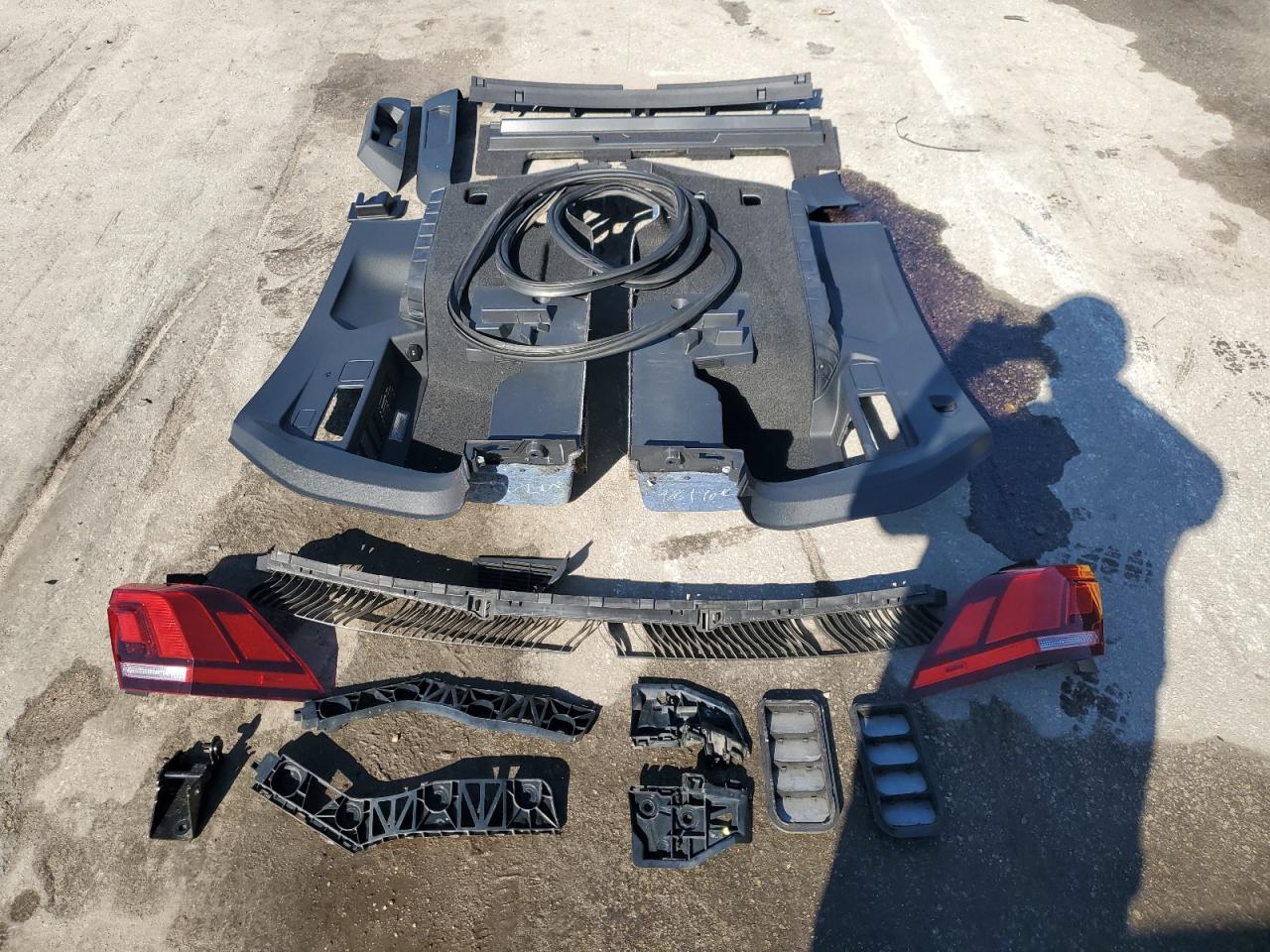 2018 Volkswagen Tiguan Se VIN: 3VV3B7AX4JM079894 Lot: 83991705