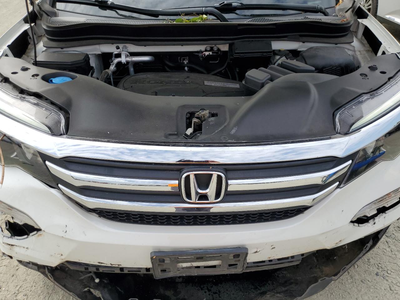 2016 Honda Pilot Exln VIN: 5FNYF6H70GB124190 Lot: 81165395