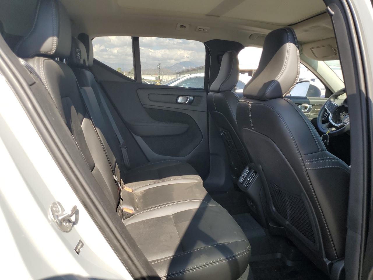 2024 Volvo Xc40 Ultimate VIN: YV4L12UF0R2204770 Lot: 81670645
