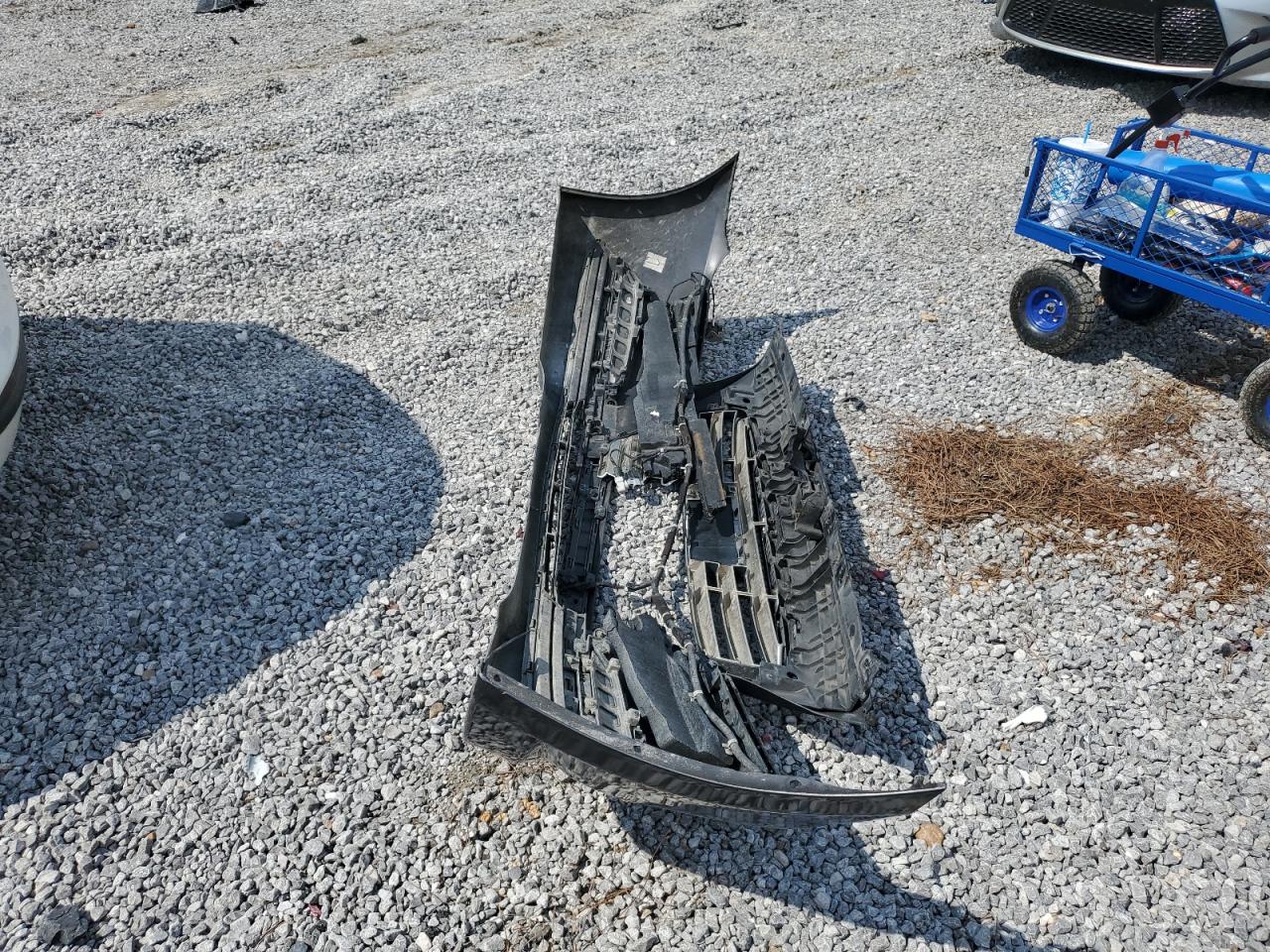 2015 Hyundai Genesis 3.8L VIN: KMHGN4JE1FU071268 Lot: 81440685