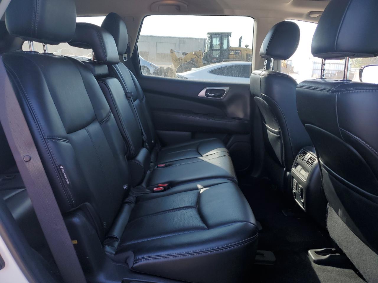 2018 Nissan Pathfinder S VIN: 5N1DR2MM3JC655698 Lot: 84392535