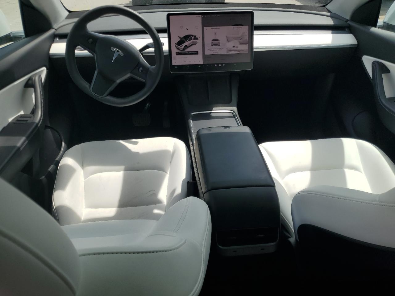 2022 Tesla Model Y VIN: 7SAYGDEE4NF354688 Lot: 70823315