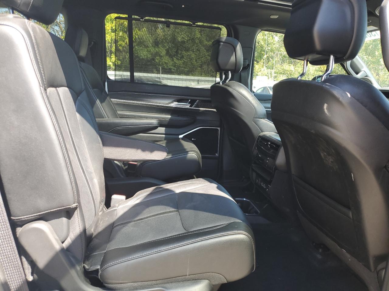 2024 Jeep Wagoneer L Series Iii VIN: 1C4SJSDP3RS104444 Lot: 71365085