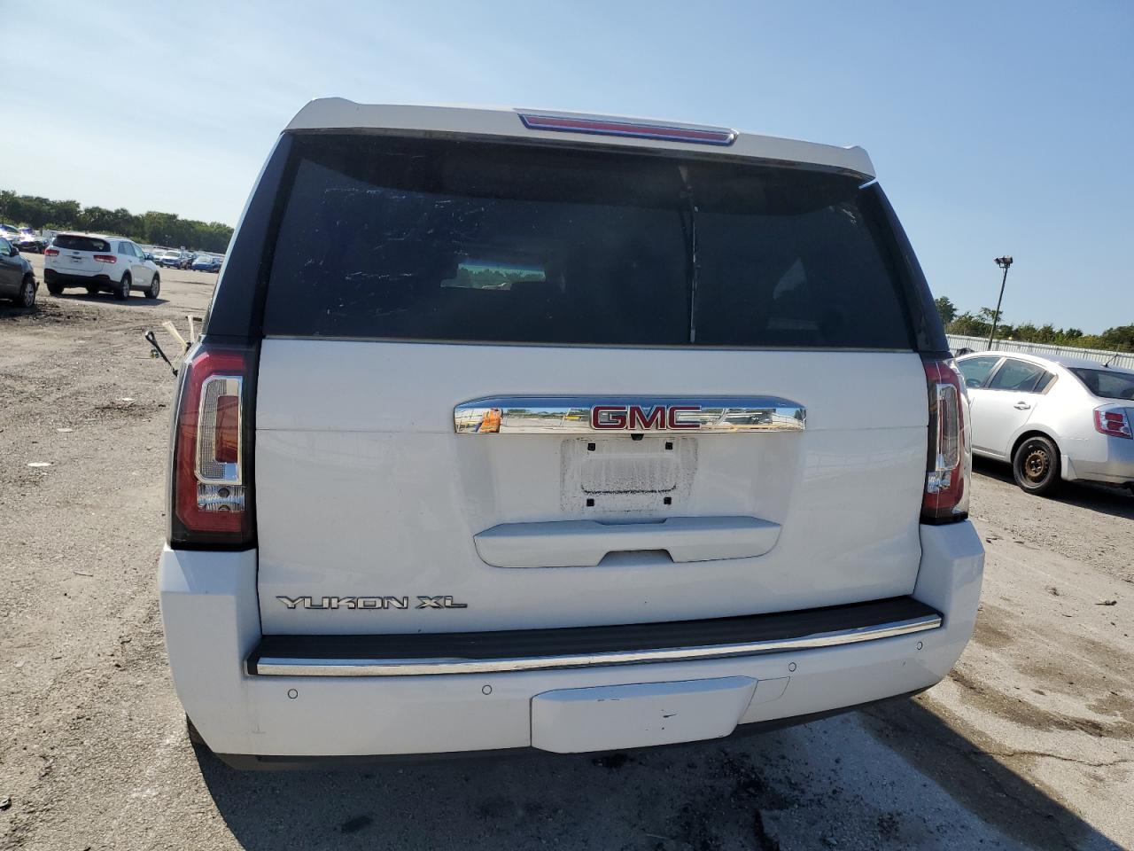 2018 GMC Yukon Xl Denali VIN: 1GKS2HKJ3JR167400 Lot: 67409285