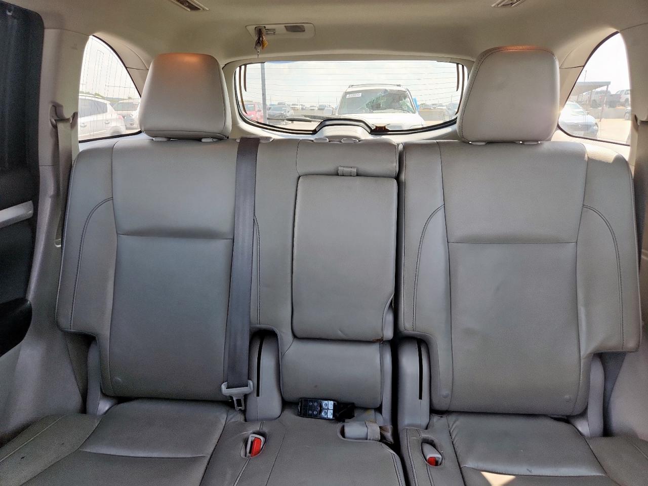 2016 Toyota Highlander Xle VIN: 5TDKKRFH7GS177561 Lot: 80131495