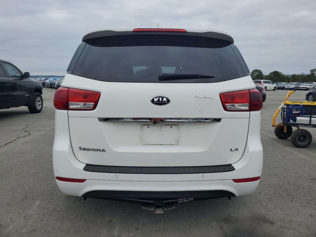 2017 Kia Sedona Lx VIN: KNDMB5C16H6290833 Lot: 82030595