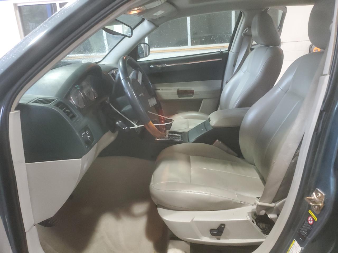 2005 Chrysler 300 Touring VIN: 2C3AA53G25H674116 Lot: 84405905