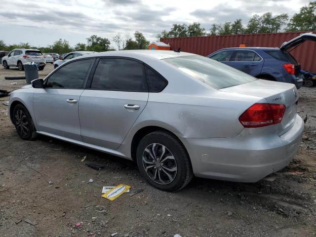 Sedans VOLKSWAGEN PASSAT 2014 Srebrny