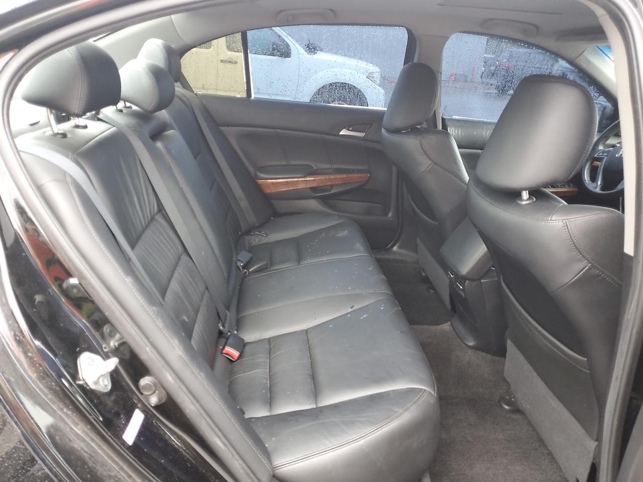 2011 Honda Accord Exl VIN: 1HGCP3F83BA032544 Lot: 84038915