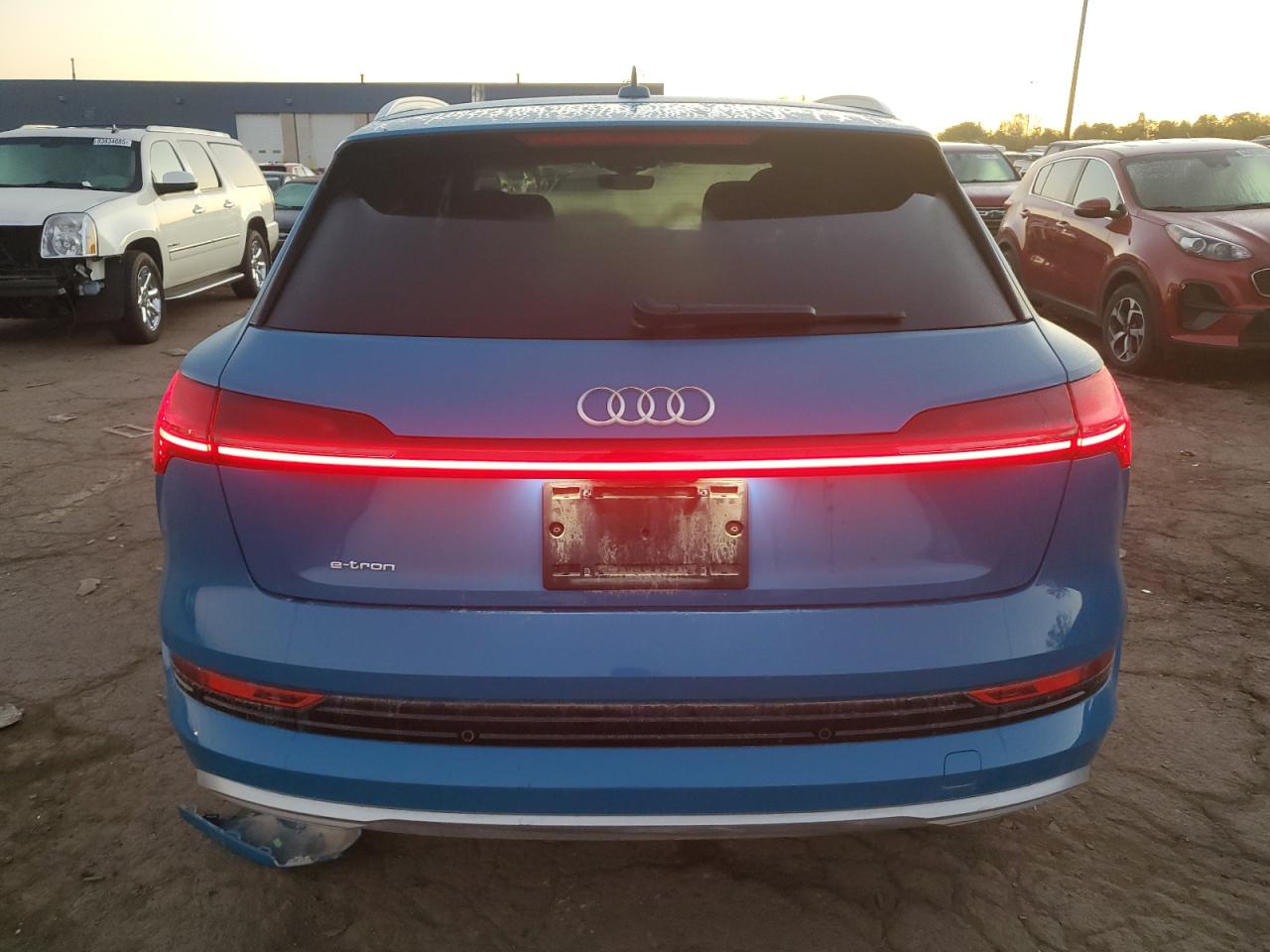 2019 Audi E-Tron Premium Plus VIN: WA1LAAGE0KB015407 Lot: 84556865