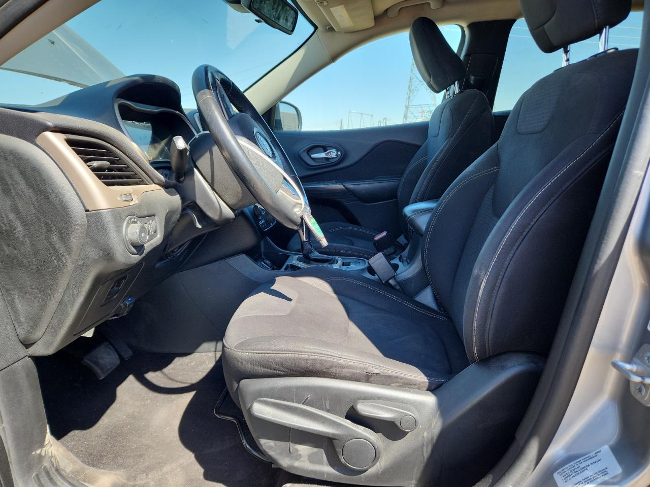 2015 Jeep Cherokee Latitude VIN: 1C4PJLCBXFW553626 Lot: 80672385