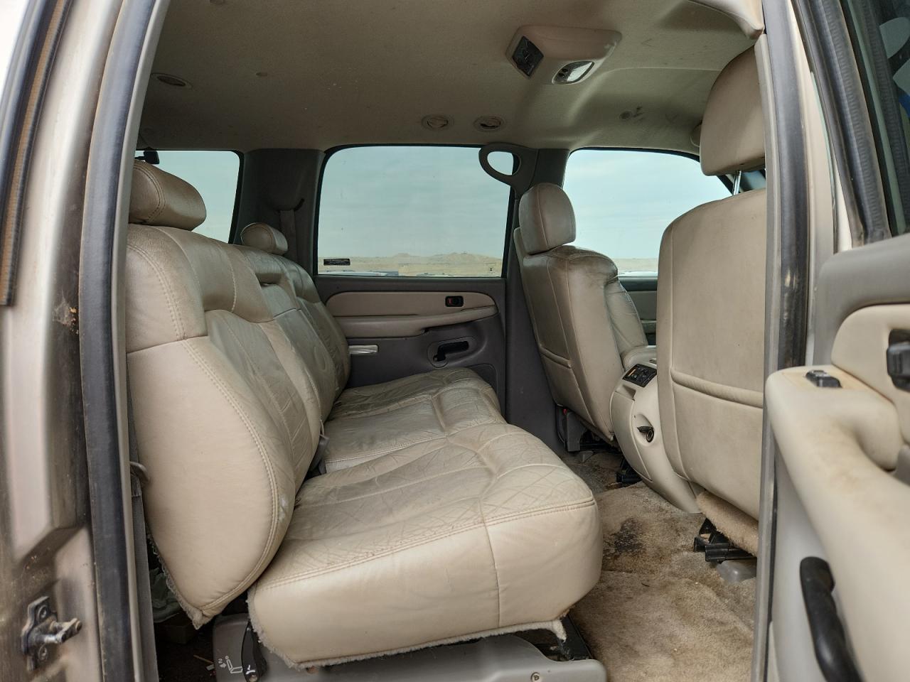 2001 Chevrolet Suburban K1500 VIN: 3GNFK16T71G175944 Lot: 71738985