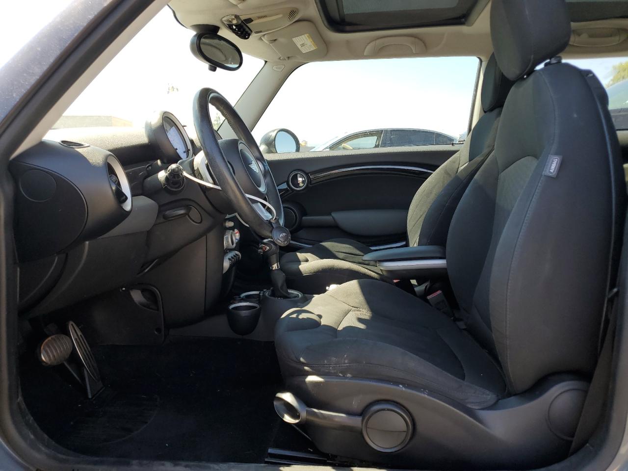 2008 Mini Cooper S VIN: WMWMF735X8TV36008 Lot: 81257325