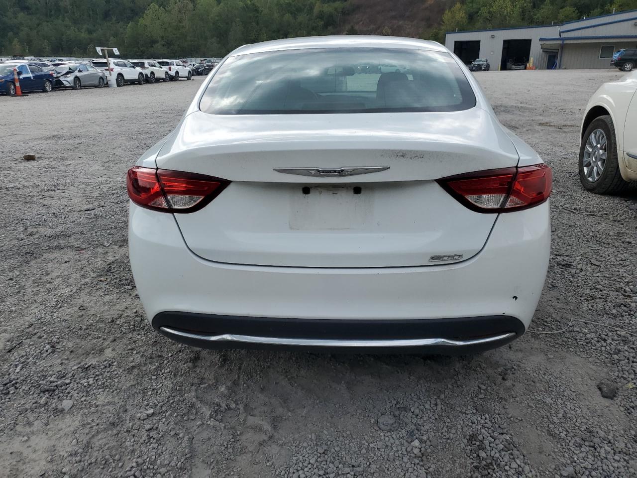 2015 Chrysler 200 Limited VIN: 1C3CCCABXFN688935 Lot: 81868995