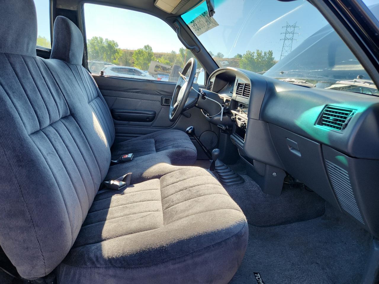 1992 Toyota Pickup 1/2 Ton Short Wheelbase Dlx VIN: JT4VN01D4N2012933 Lot: 81415635