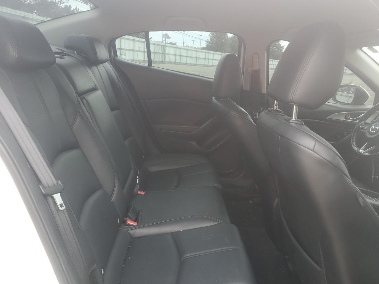 2018 Mazda 3 Touring VIN: 3MZBN1V3XJM160563 Lot: 83929595