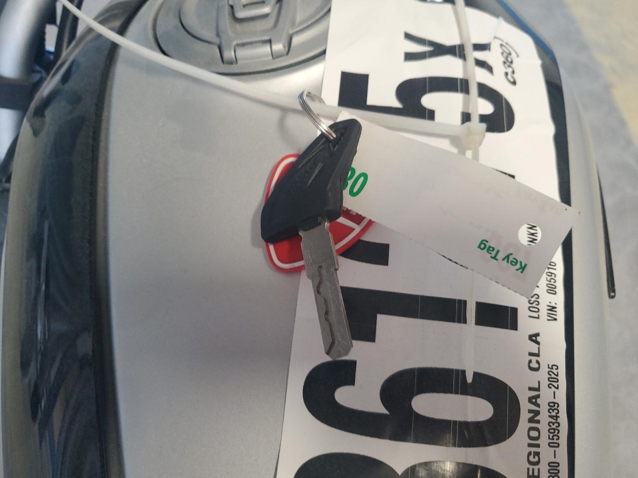 2024 Ducati Scrambler Icon VIN: ZDMKAT3M3RB005916 Lot: 81861275