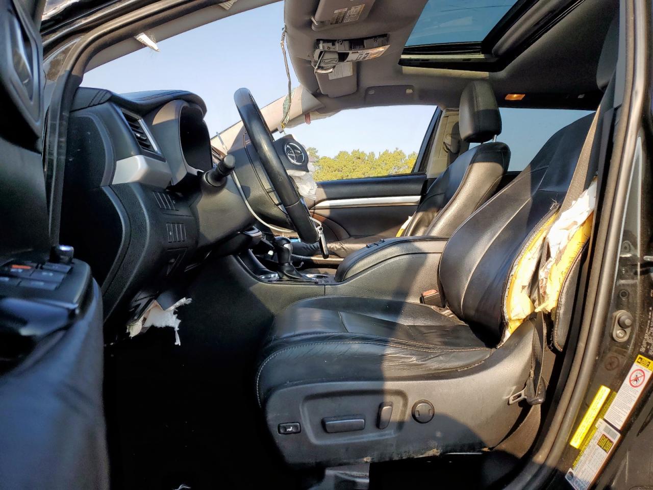 2014 Toyota Highlander Xle VIN: 5TDKKRFH2ES010764 Lot: 81249435