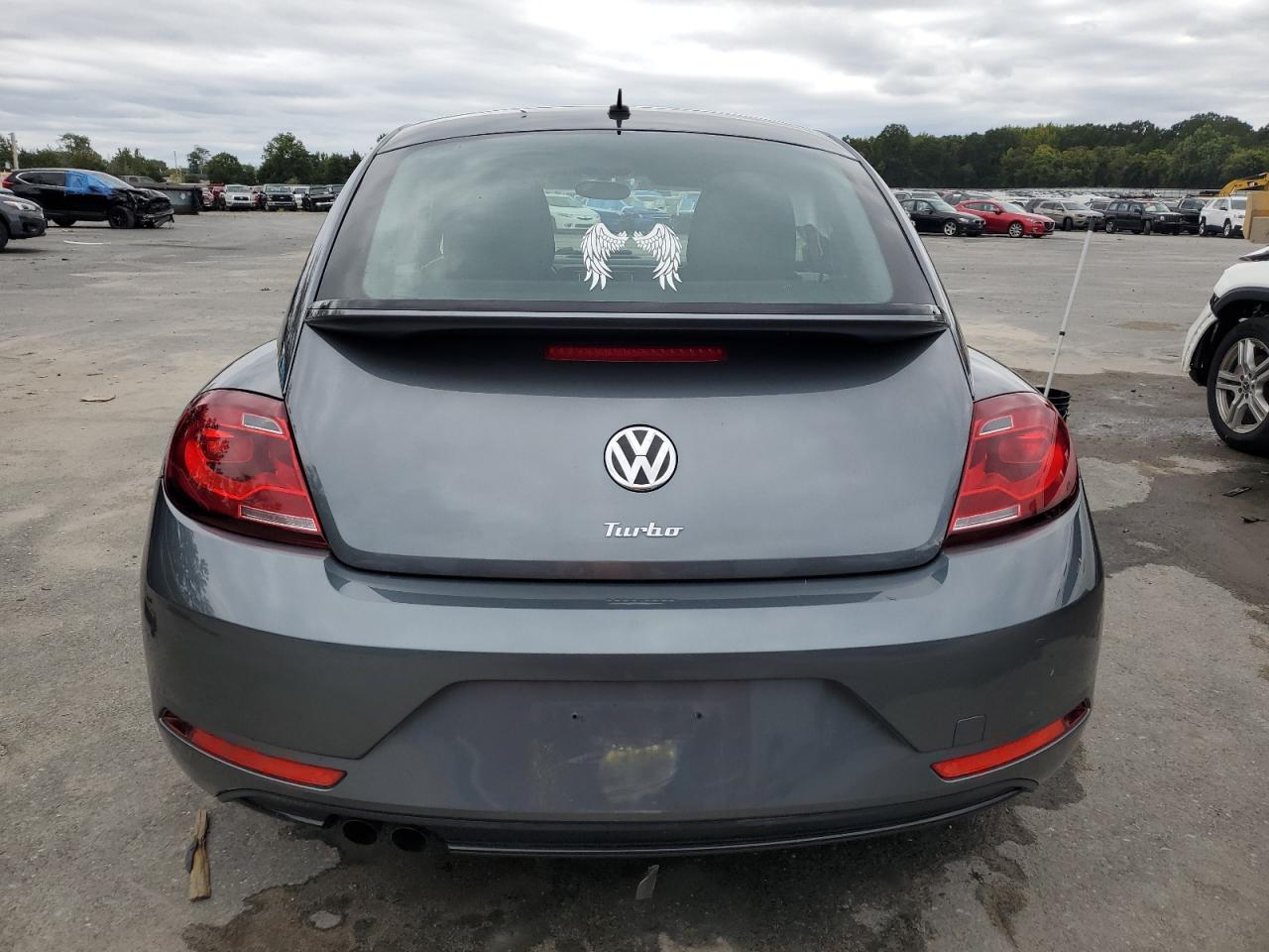 2019 Volkswagen Beetle S VIN: 3VWFD7AT5KM709097 Lot: 71780565