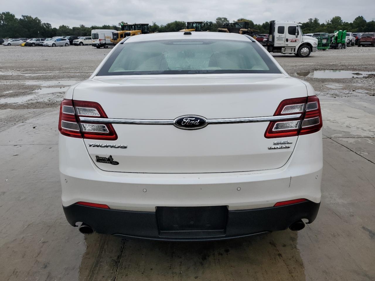 2013 Ford Taurus Sel VIN: 1FAHP2E84DG111596 Lot: 81307115