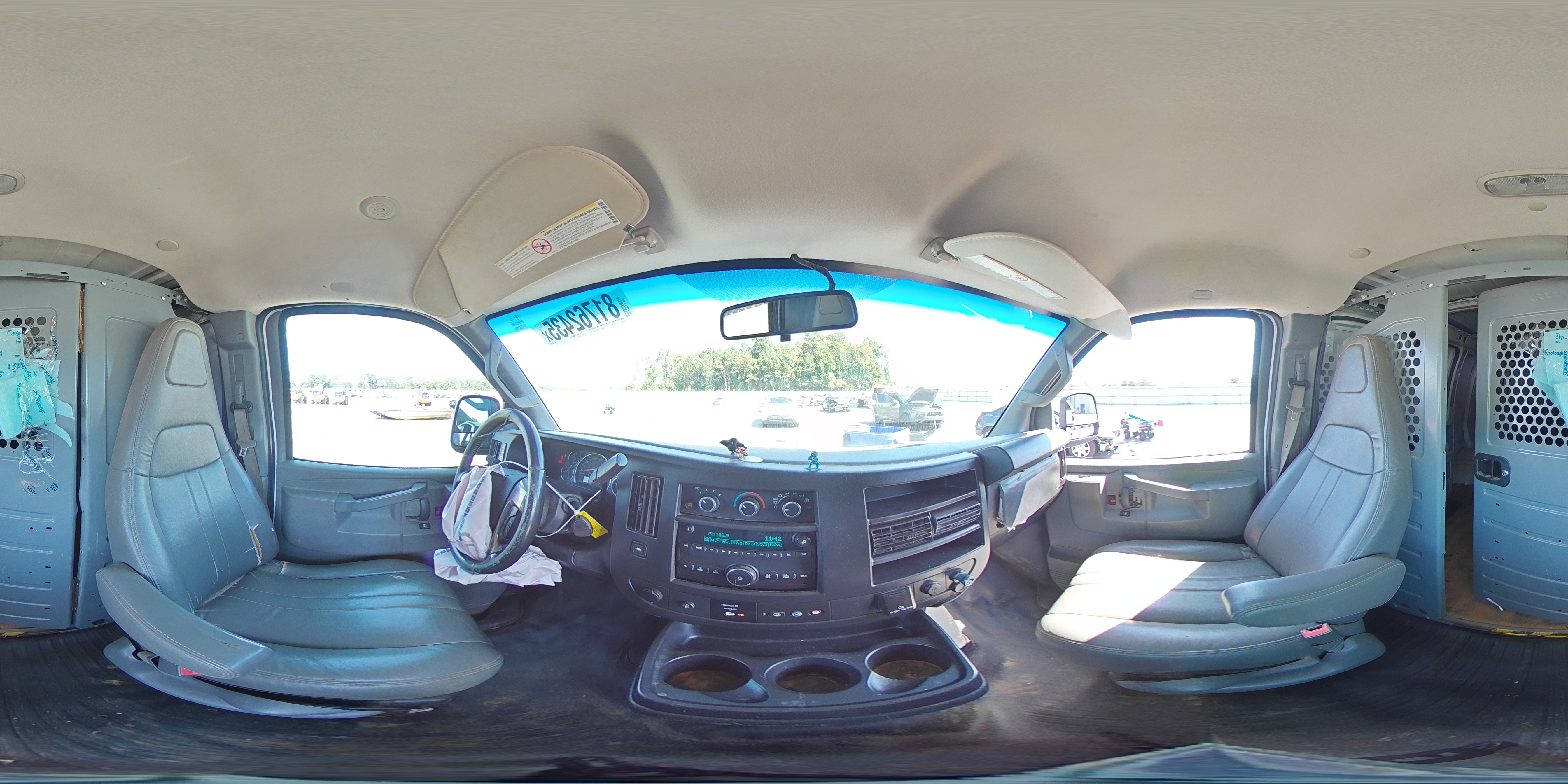 2018 Chevrolet Express G2500 VIN: 1GCWGAFG0J1341278 Lot: 81762435