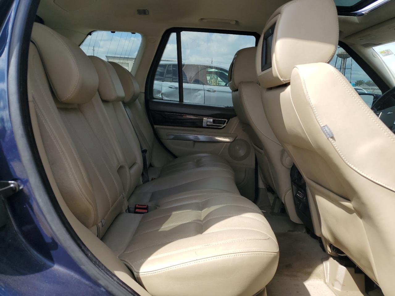 2011 Land Rover Range Rover Sport Sc VIN: SALSH2E43BA267373 Lot: 71883795