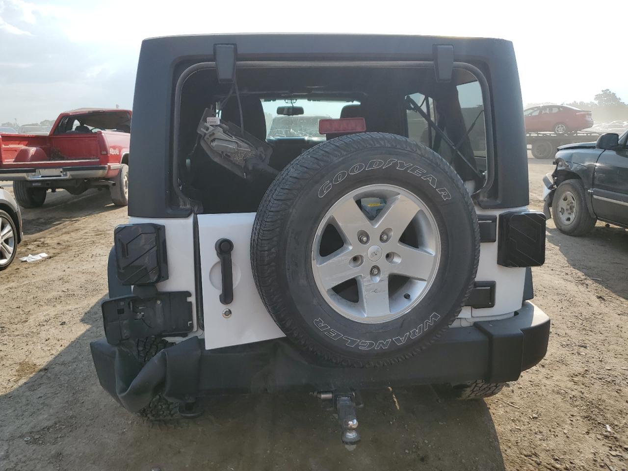 2014 Jeep Wrangler Unlimited Sport VIN: 1C4BJWDG6EL223780 Lot: 80834885