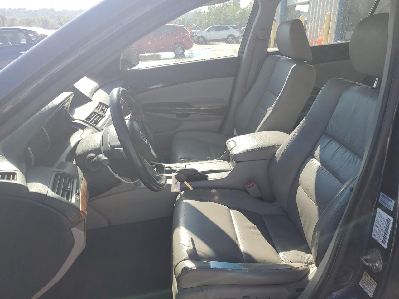 2011 Honda Accord Exl VIN: 1HGCP2F81BA131518 Lot: 84246395