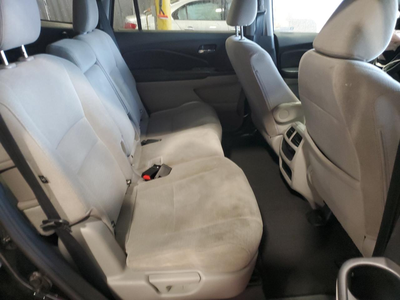 2018 Honda Pilot Lx VIN: 5FNYF6H15JB020863 Lot: 80826215