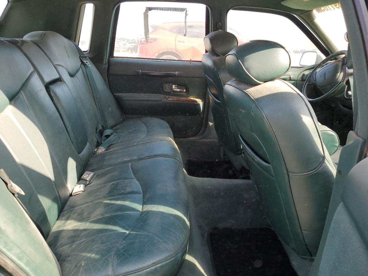 1995 Lincoln Town Car Executive VIN: 1LNLM81W5SY732613 Lot: 71891105