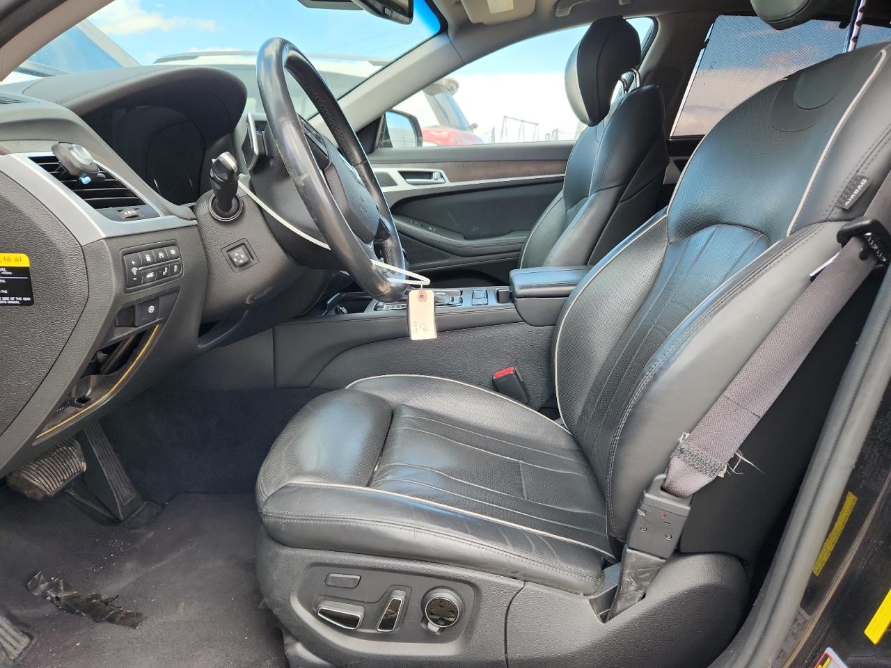 2015 Hyundai Genesis 5.0L VIN: KMHGN4JF2FU040491 Lot: 81205095