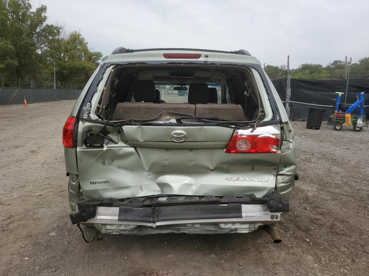 2010 Toyota Sienna Xle VIN: 5TDYK4CC5AS335599 Lot: 84629605