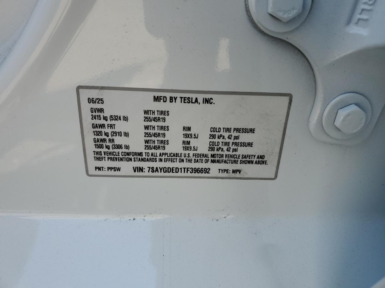 2026 Tesla Model Y VIN: 7SAYGDED1TF396692 Lot: 80906855