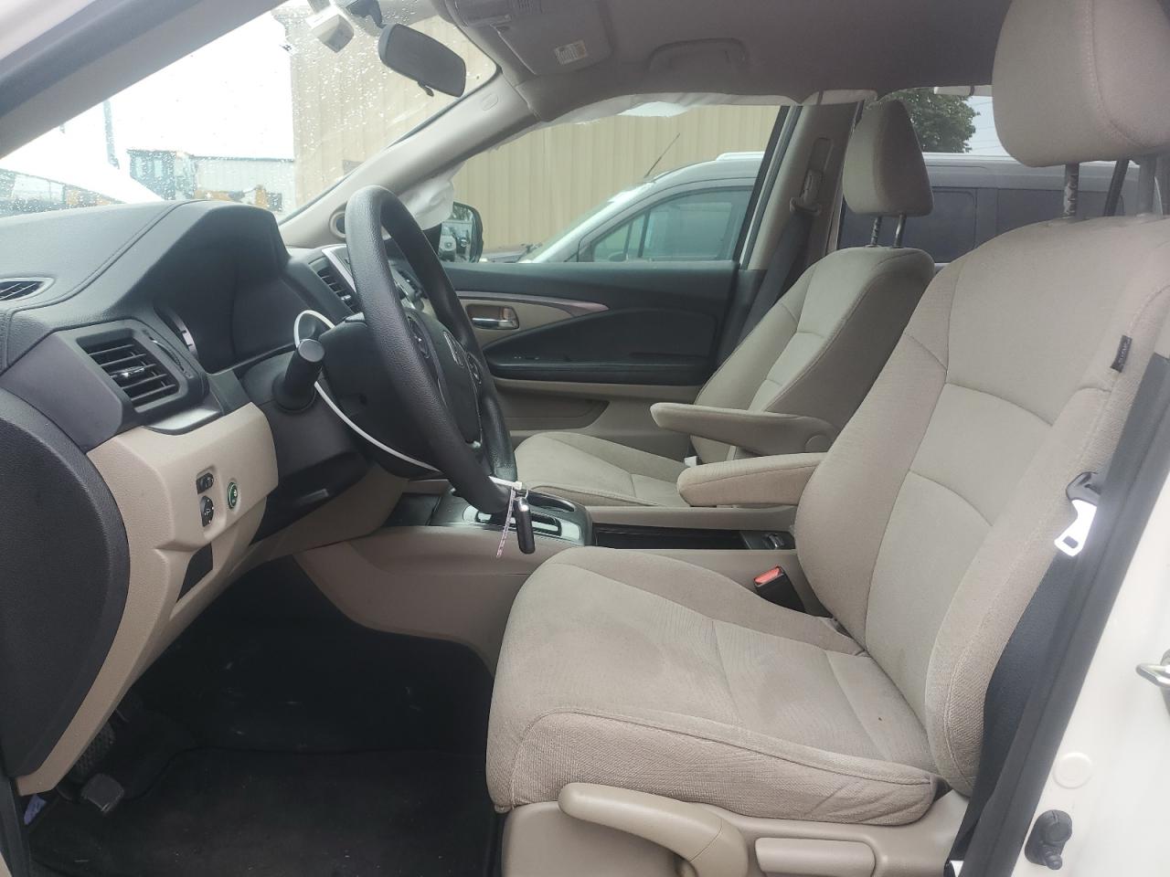 2017 Honda Pilot Lx VIN: 5FNYF5H12HB023630 Lot: 81369765