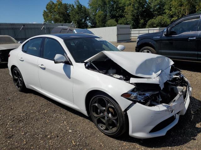  ALFA ROMEO GIULIA 2018 Белы