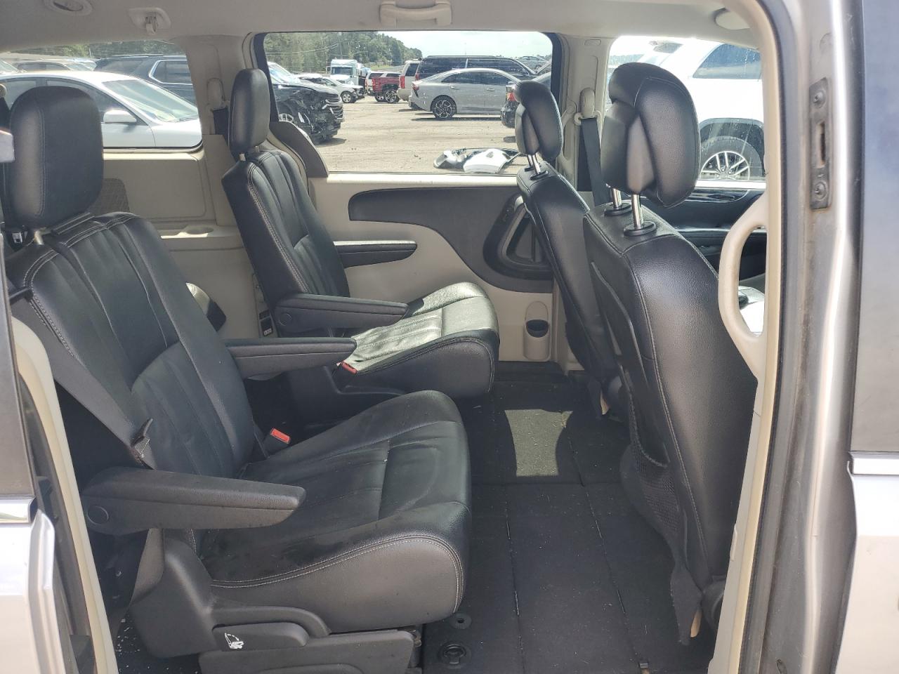 2014 Chrysler Town & Country Touring VIN: 2C4RC1BG2ER317340 Lot: 83955295