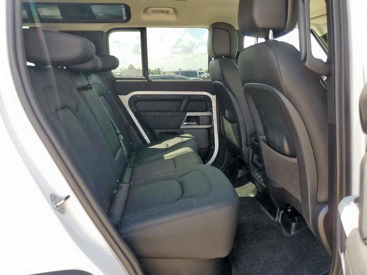 2024 Land Rover Defender 110 S VIN: SALEJ7EX8R2344333 Lot: 80922025