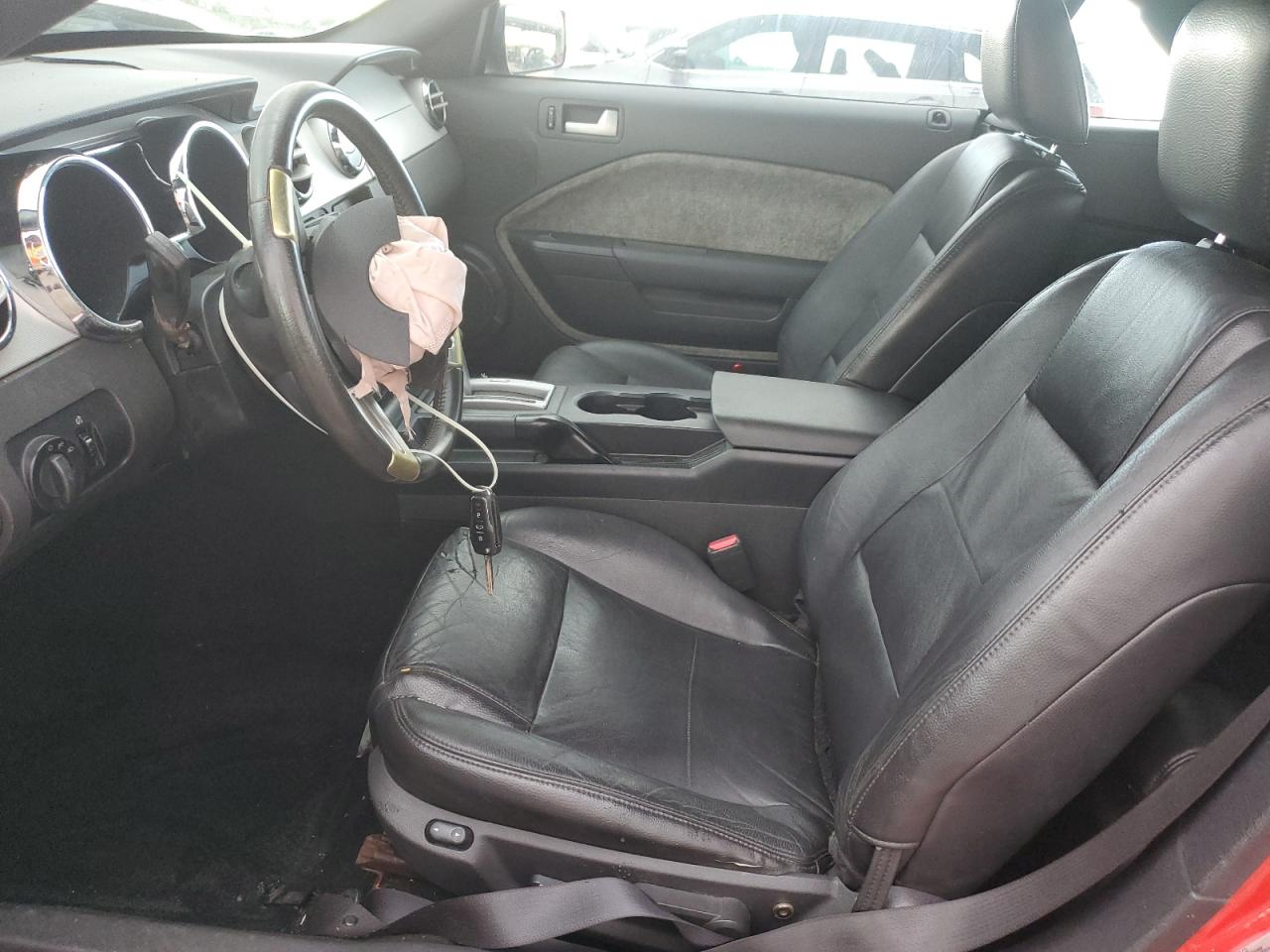 2005 Ford Mustang VIN: 1ZVFT84N655203553 Lot: 84264215