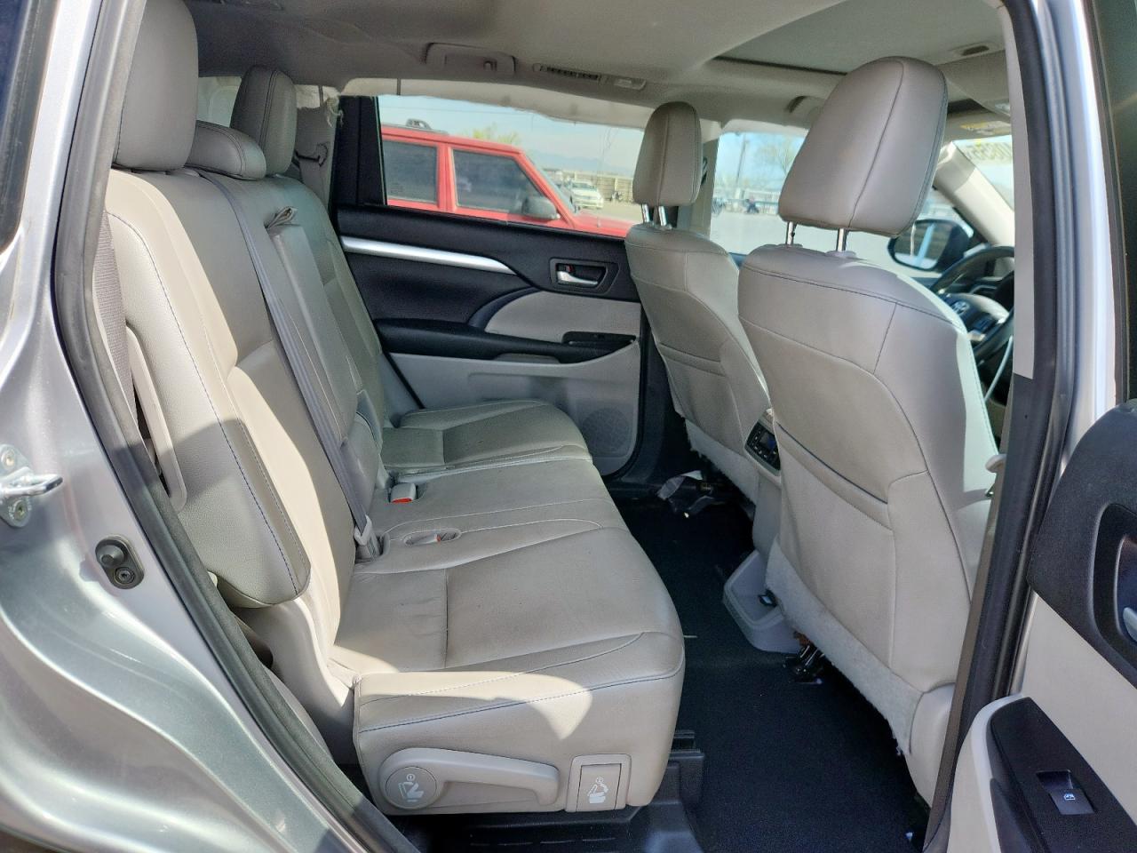 2016 Toyota Highlander Xle VIN: 5TDKKRFH4GS503087 Lot: 71640855