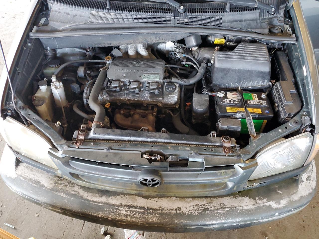 1999 Toyota Sienna Le VIN: 4T3ZF13C4XU168151 Lot: 72102045