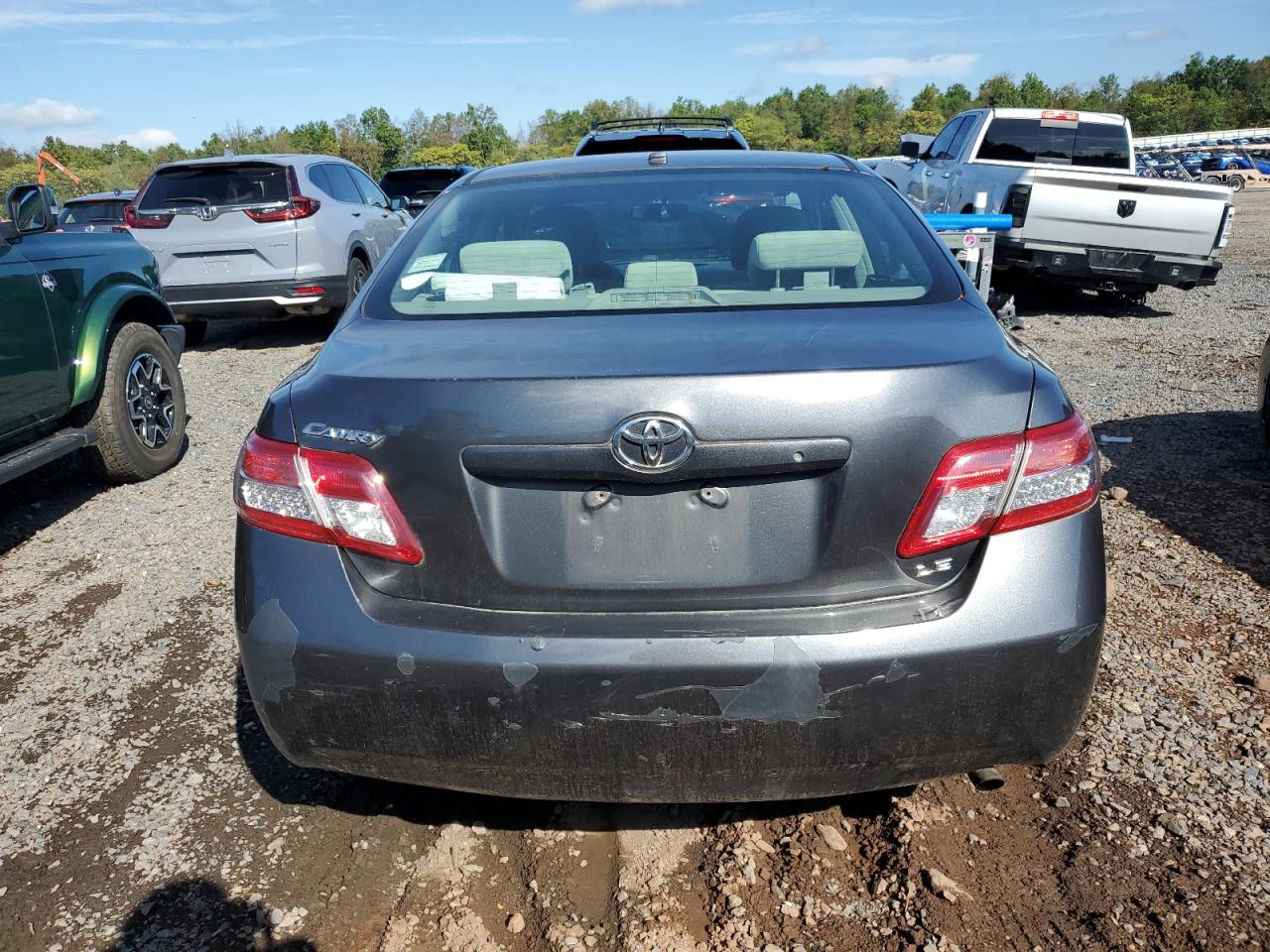 2010 Toyota Camry Base VIN: 4T1BF3EK8AU010901 Lot: 83947235
