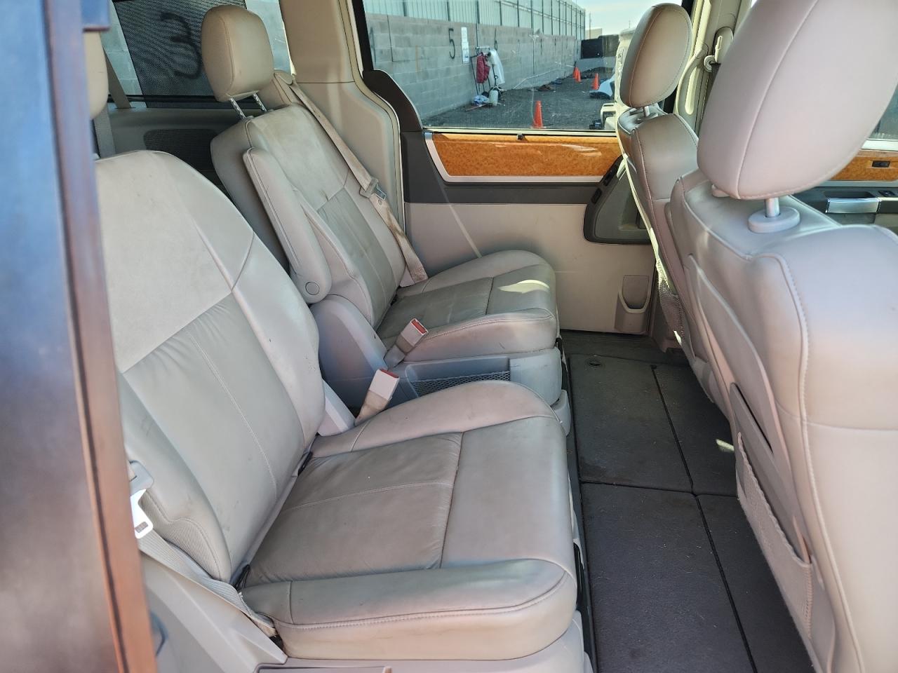 2008 Chrysler Town & Country Limited VIN: 2A8HR64X08R646779 Lot: 80899555
