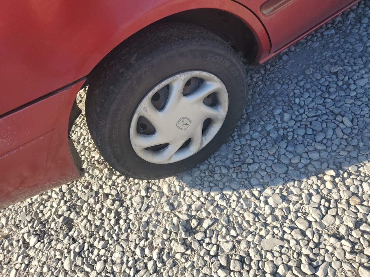 1999 Mazda 626 Es VIN: 1YVGF22C2X5841096 Lot: 81923685