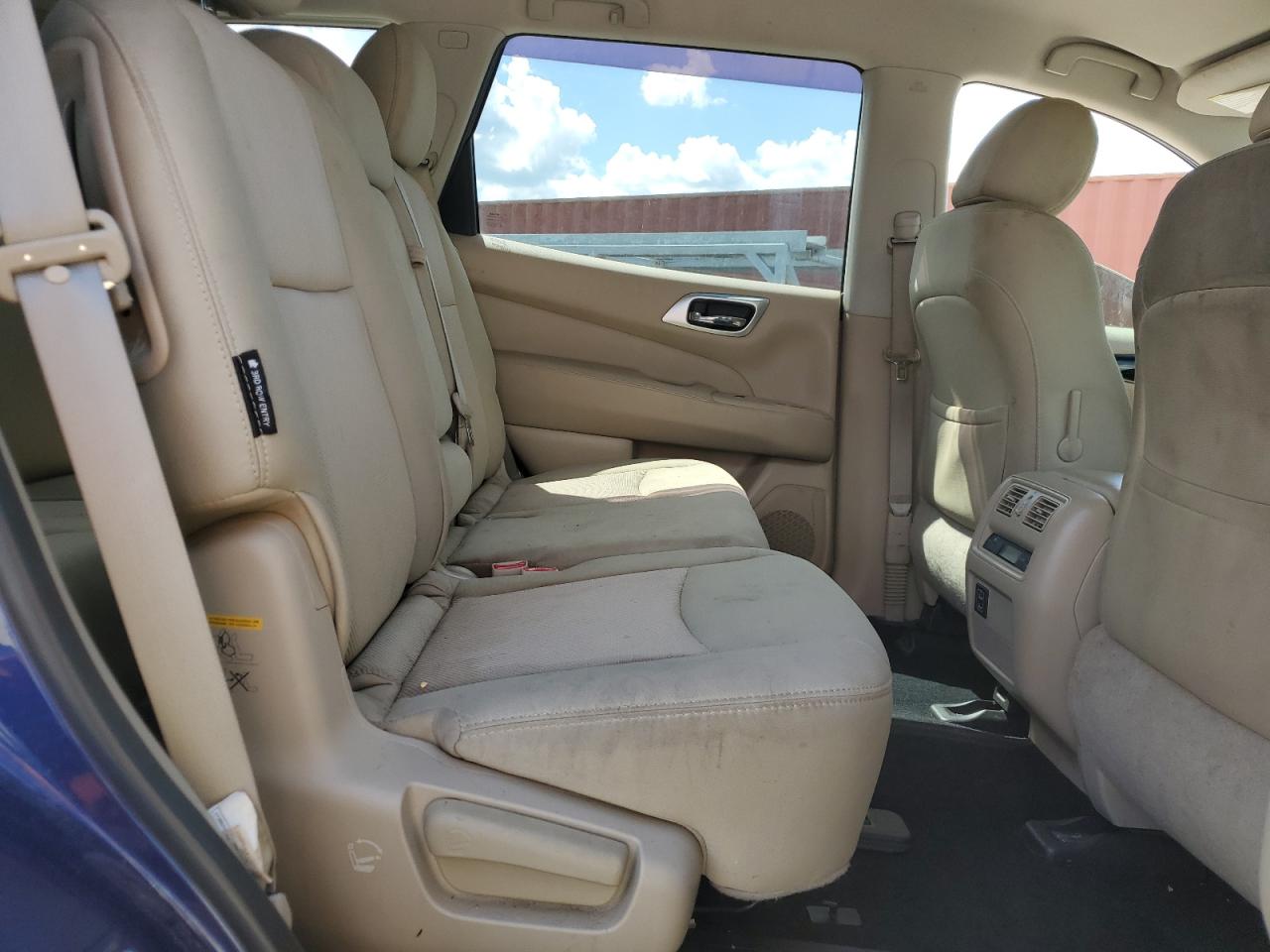 2018 Nissan Pathfinder S VIN: 5N1DR2MNXJC673589 Lot: 83897515