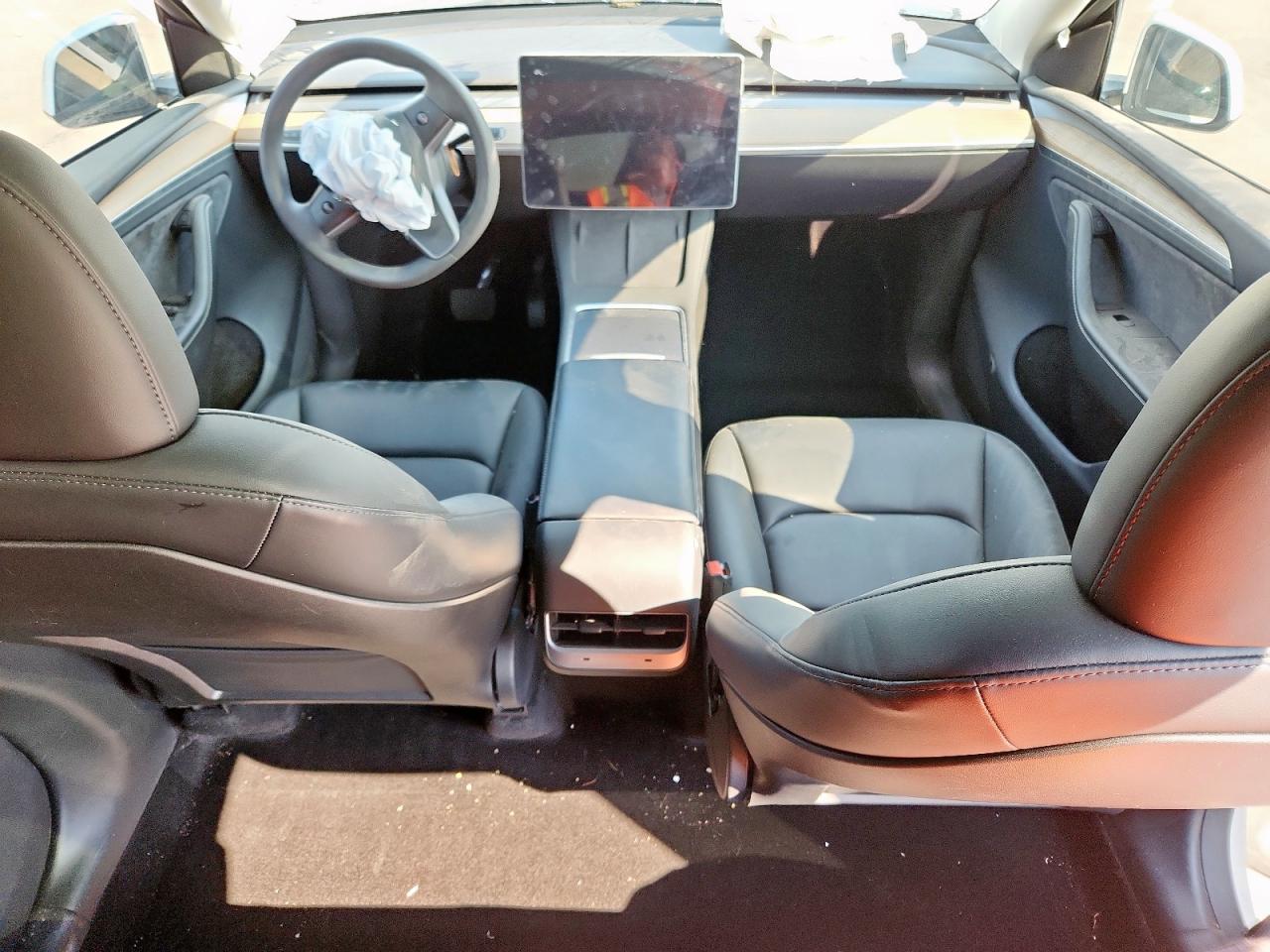 2023 Tesla Model Y VIN: 7SAYGDEE2PA114703 Lot: 71208315