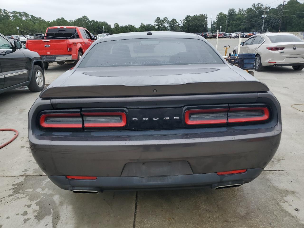 2018 Dodge Challenger Sxt VIN: 2C3CDZAG0JH162133 Lot: 70996025